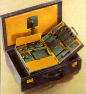 英国エリザベス王女のご成婚に贈られたモロッコ革のトラベル・ケース。1947年製造。